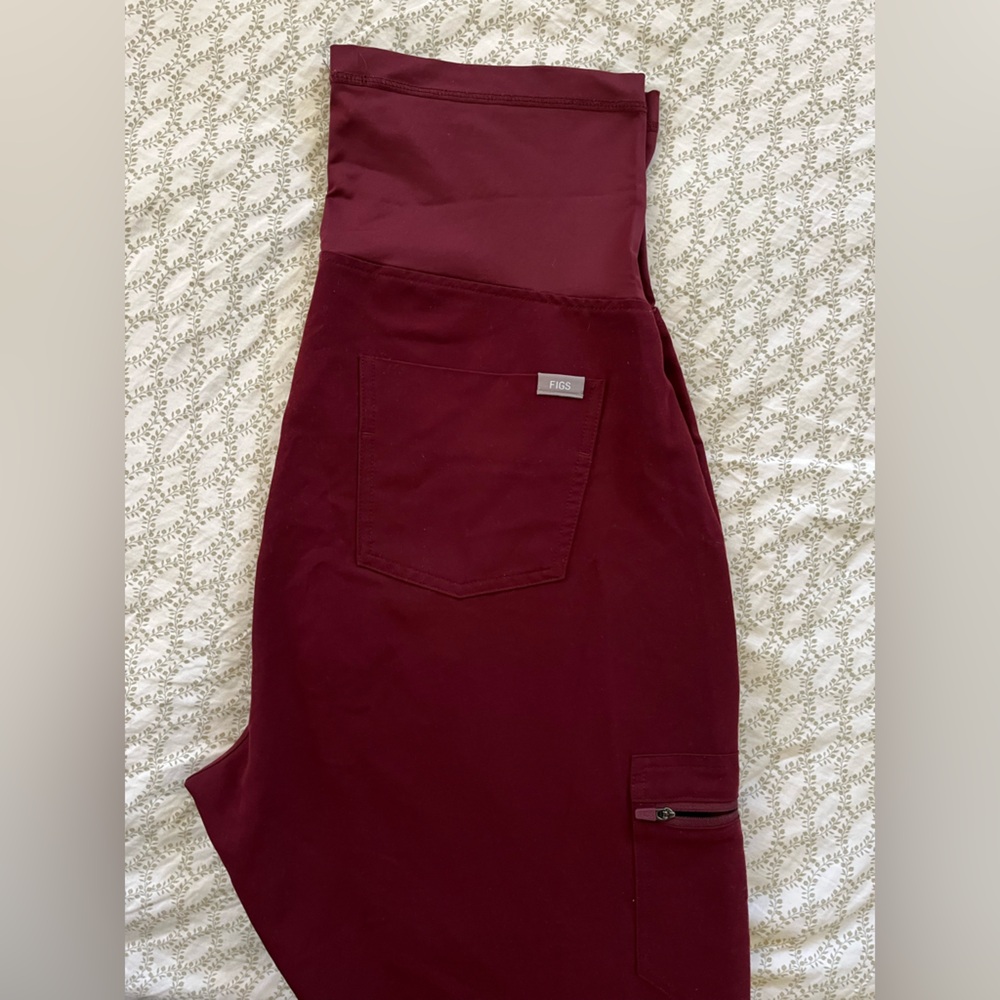 Figs maternity scrub pants with Pocket